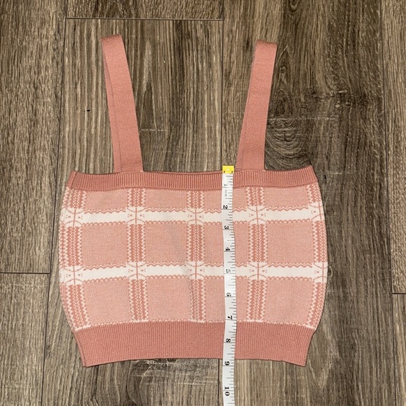 Pink Patterned Cropped Tank Top - Picture 3 of 6